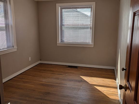 5th image of 305 1/2 Market St #H