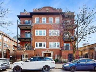 849 W Belle Plaine Ave #2, Chicago, IL, 60613