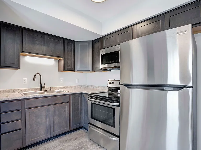 1108 Pembroke Oak Grove Rd #18 — Photo 12