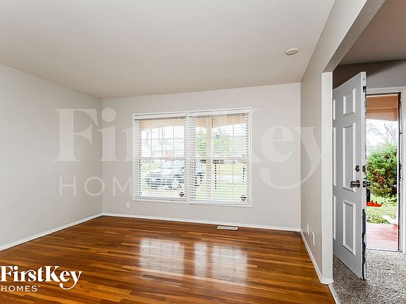 3rd image of 2718 Westminster Dr
