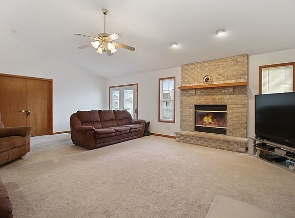 2nd image of 1513 Surrey Dr
