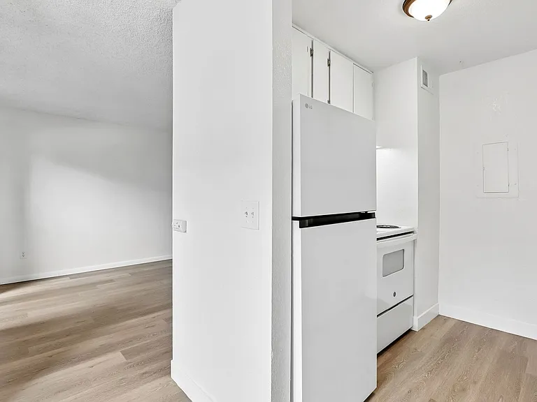 Parkview Village Apartments — Photo 13