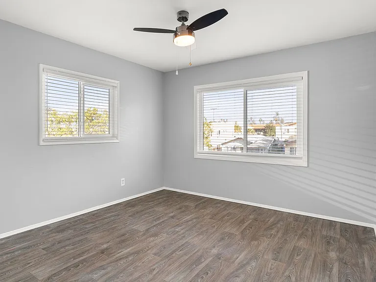 1577 Pine Avenue — Photo 16