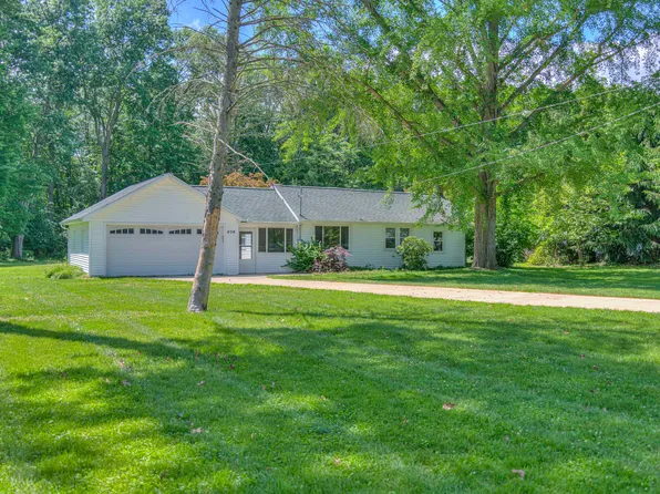404 Woodland Ave, Jackson, MI 49203