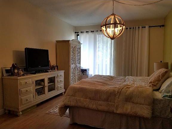 5th image of 13331 Moorpark St APT 123