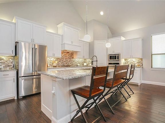 3rd image of 2457 Mare Rd