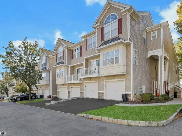 74 Lakeview Ct, Pompton Lakes Boro, NJ 07442