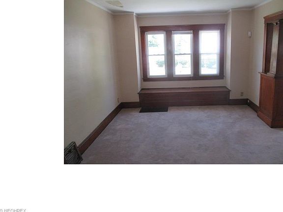 2nd image of 418 Delaware Ave