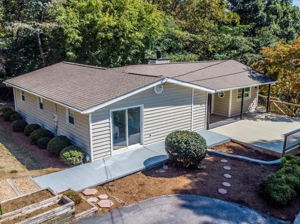 23 Brookside Ln, Moneta, VA 24121