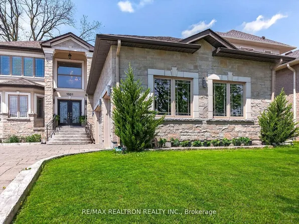 1001 Gorham St, Newmarket, ON L3Y 5G9