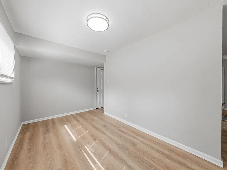146 Grampian Rd — Photo 21
