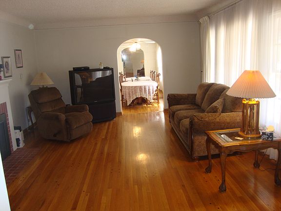 3rd image of 2925 Glenridge Ave