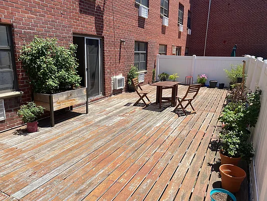 Rented by Compass | media 18