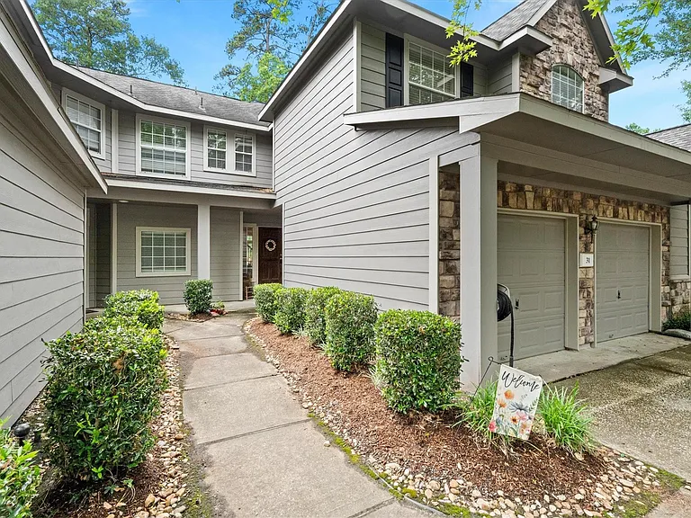 31 Endor Forest Pl — Photo 4