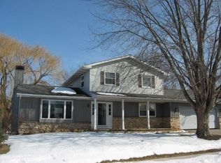 1049 Buttermilk Creek Dr, Fond Du Lac, WI 54935