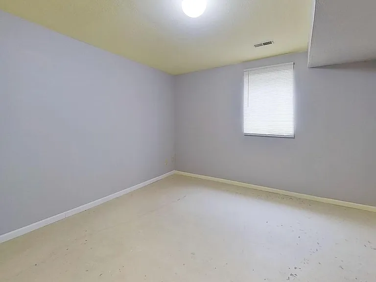 8109 Johnstown Ct — Photo 8