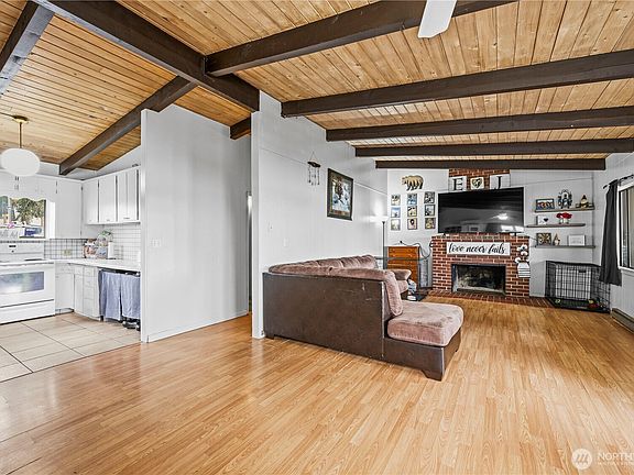 4th image of 6807 Totem Beach Loop Road