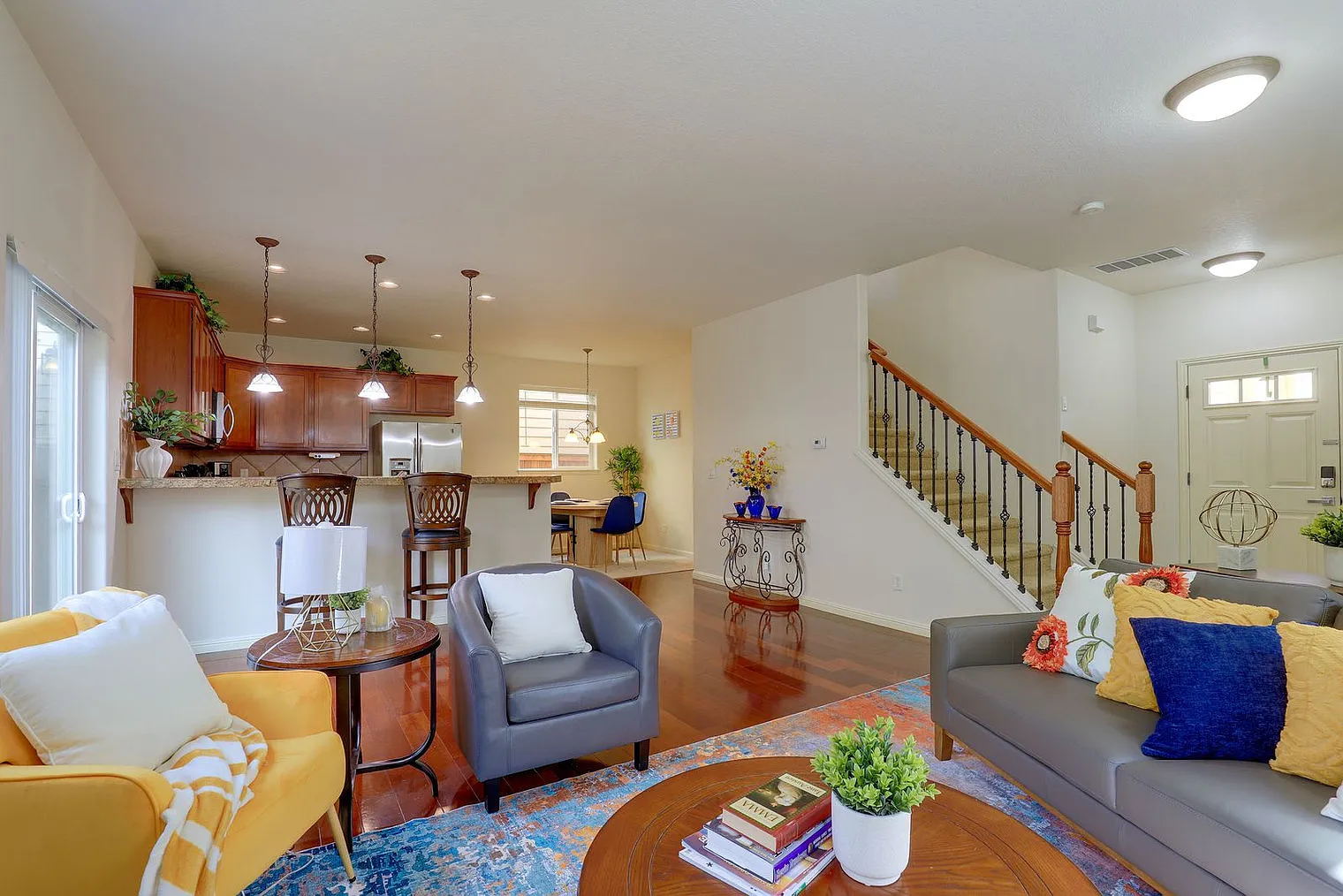 4 bed, 2.0 bath, 2034 sqft, $4,741 — Photo 1