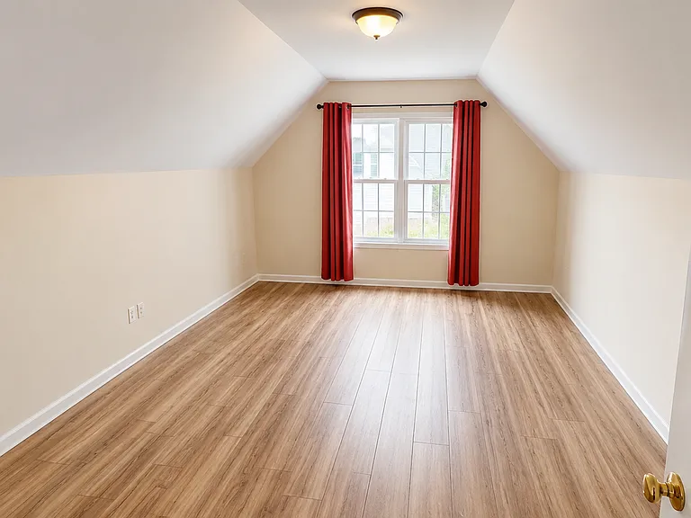 202 Heartwood Xing — Photo 9