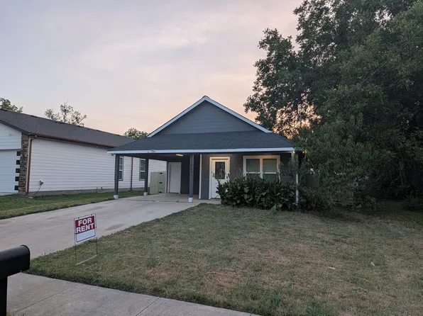 1220 Saint John St, Greenville, TX 75401