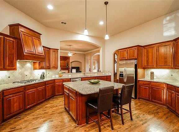 5th image of 1110 Burnett Ct