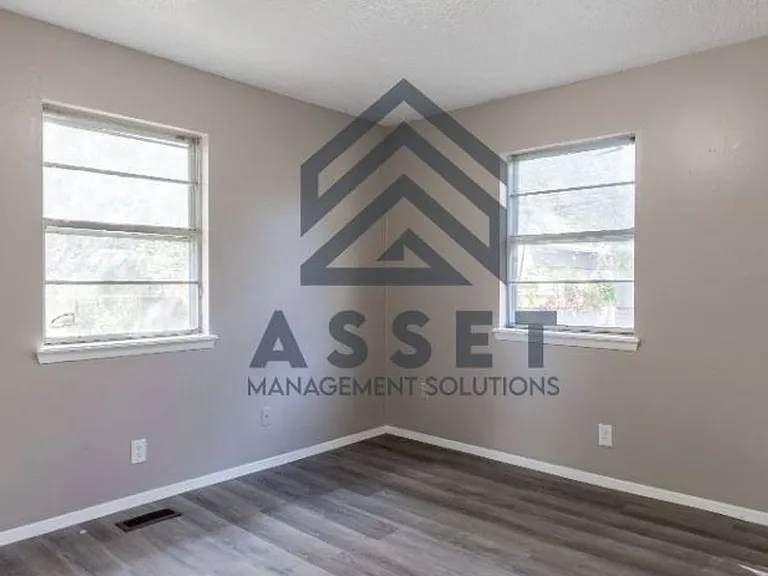 6307 S Owasso Ave — Photo 14