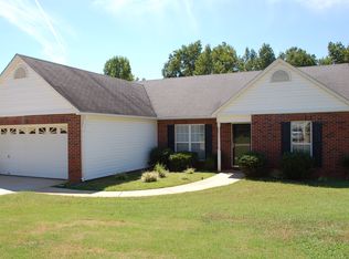 213 Riverside Chase Cir, Greer, SC 29650