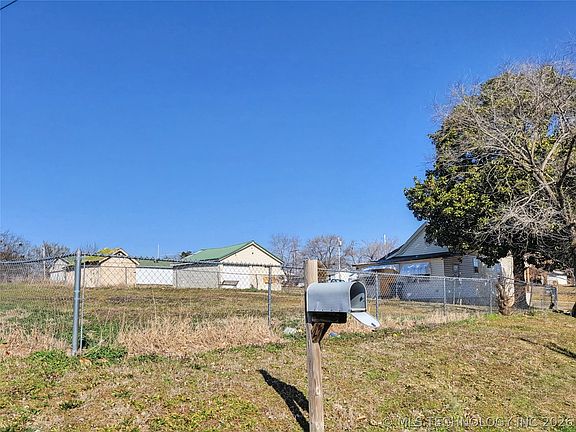 3rd image of 503 W Choctaw St