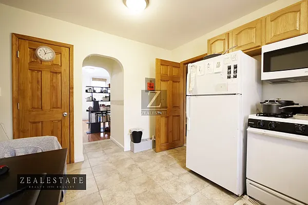 Rented by ZealEstate Group Inc | media 49