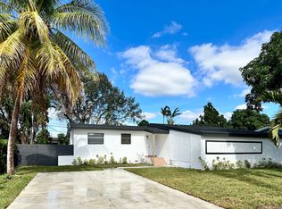 665 NE 178th St, Miami, FL 33162