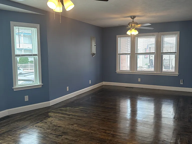 42 Walnut St #1 — Photo 6
