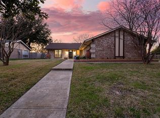 1237 Meandering Way, Garland, TX 75040