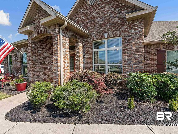 3rd image of 26843 Augustine Dr
