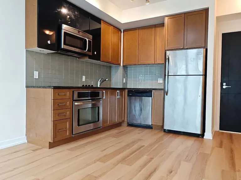 98 Lillian St #919 — Photo 3
