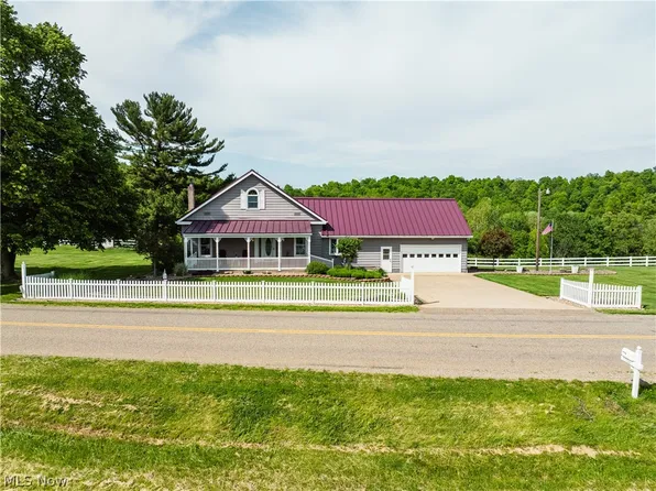 7759 Edie Hill Rd SE, Uhrichsville, OH 44683