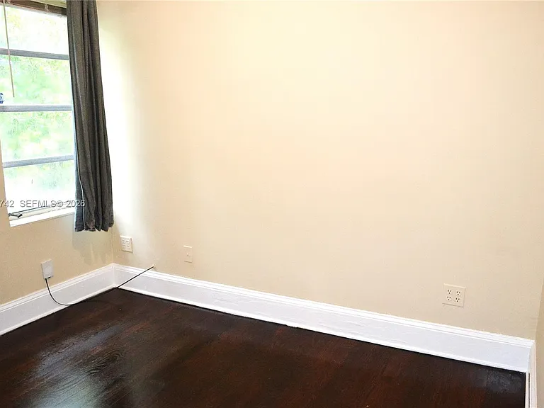 1661 SW 13th St #3 — Photo 14