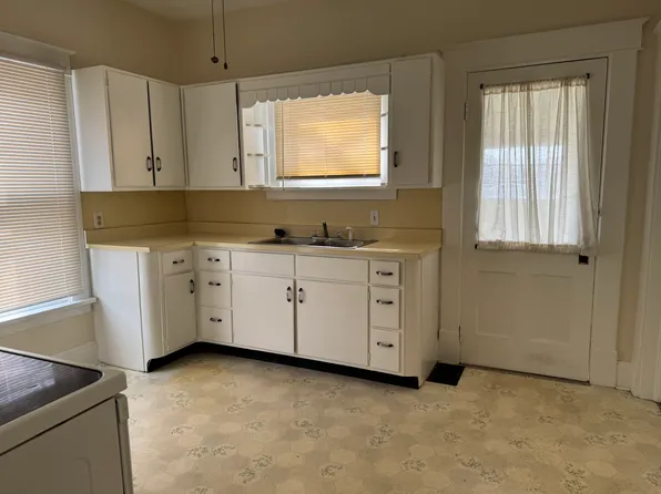 715 Sloan St, Crawfordsville, IN 47933