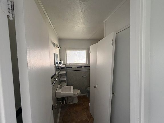 4th image of 3410 9th Ave