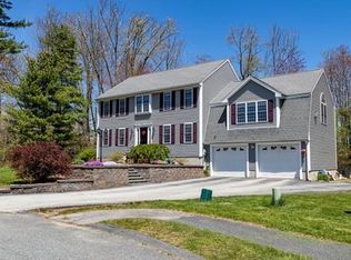 11 Eisenhower Dr, Dudley, MA 01571