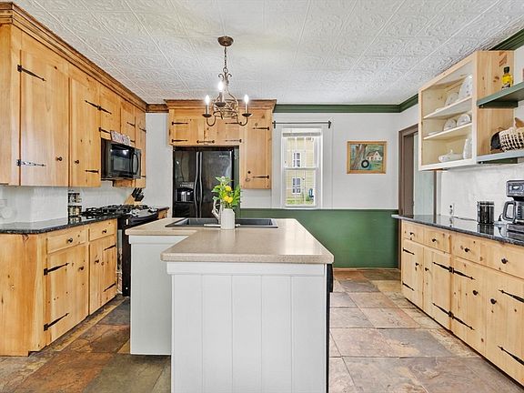 5th image of 71 Kennebunk St