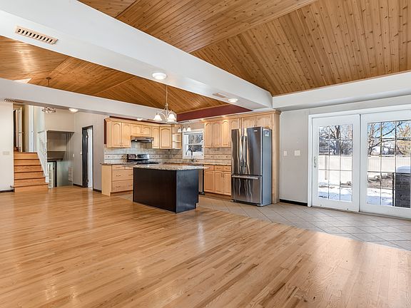 2nd image of 25216 River Rd