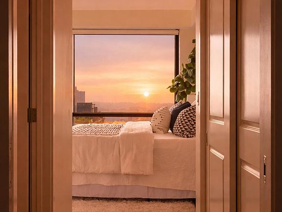 5th image of 400 S Broadway Ave APT 1801