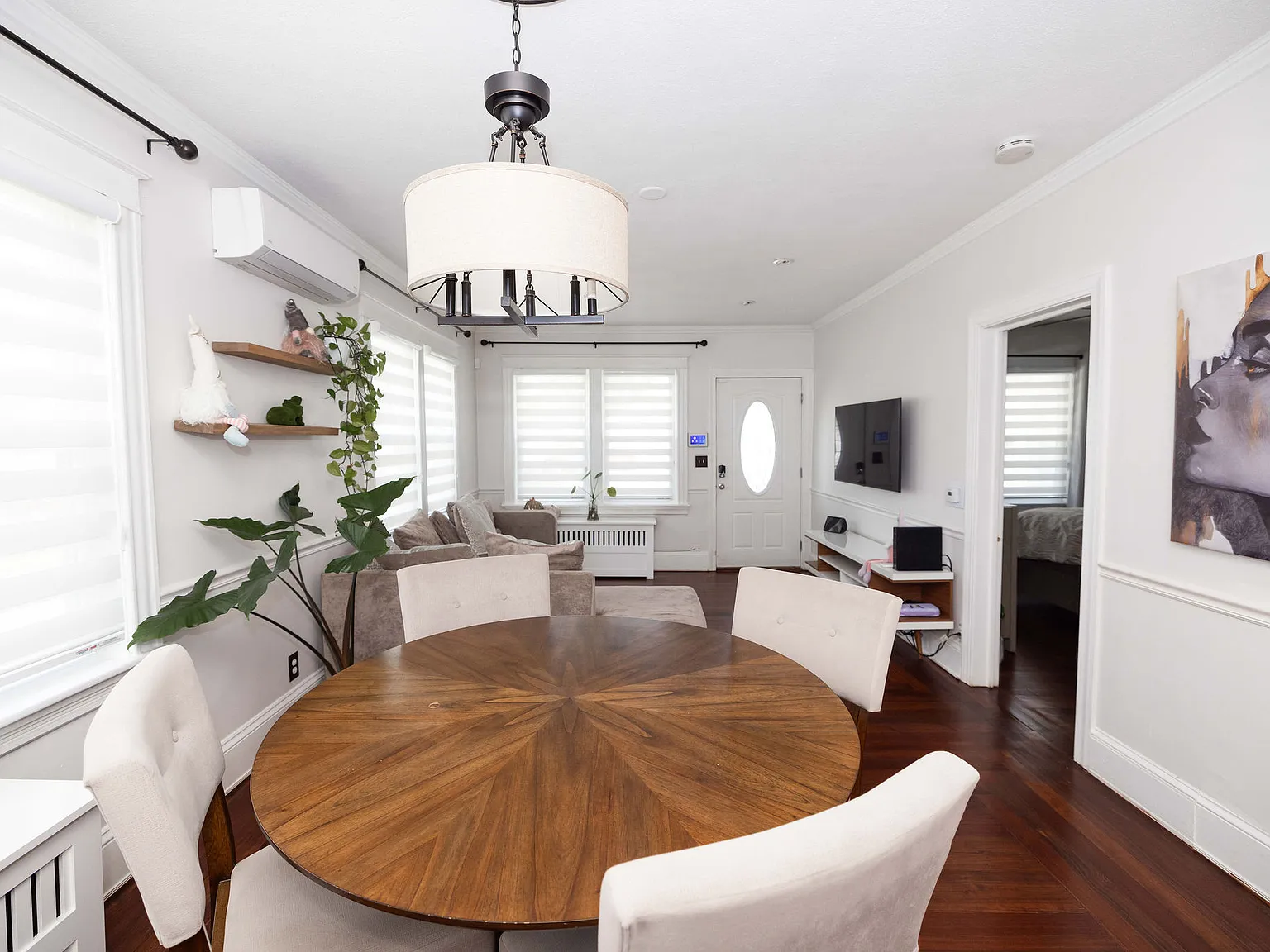 3 bed, 1128 sqft, $2,850 — Photo 3