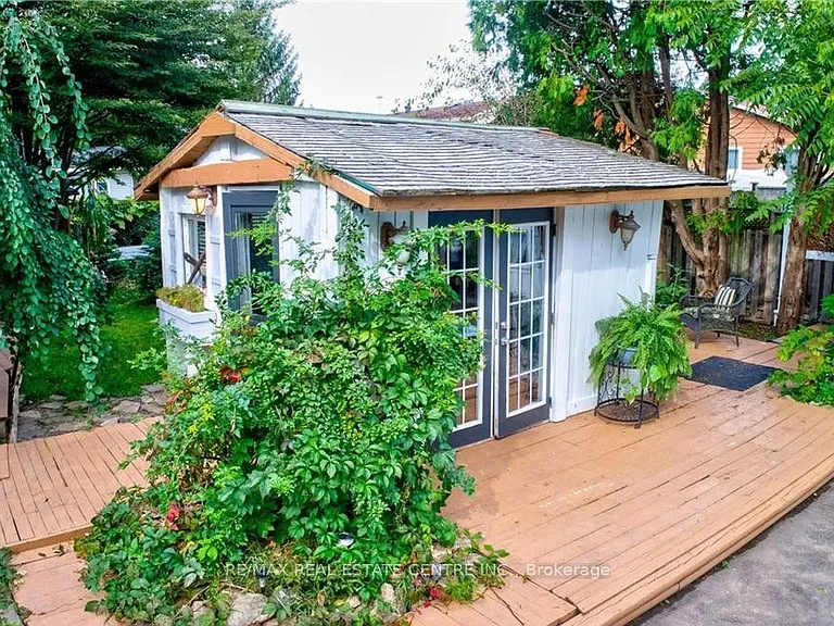134 Kitchener Rd — Photo 4