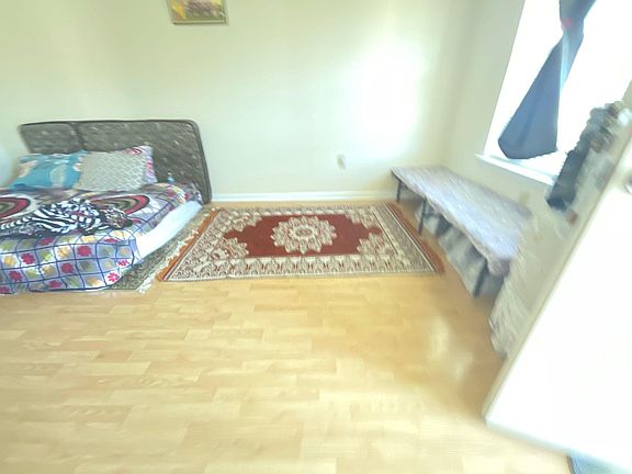 5th image of 1045 Merrick Dr