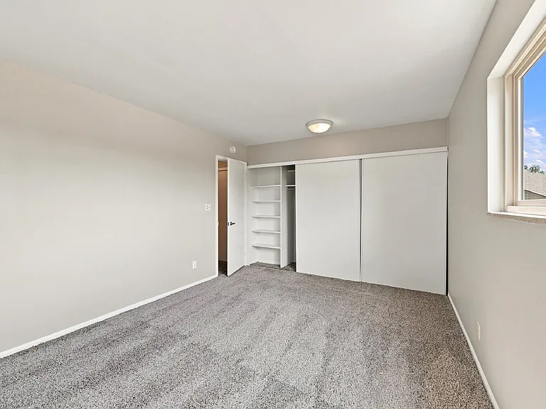 4346 W Pondview Dr — Photo 18