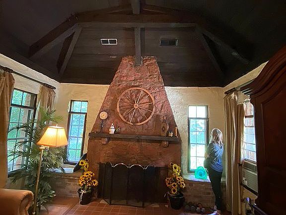 3rd image of 5703 Highley Dr