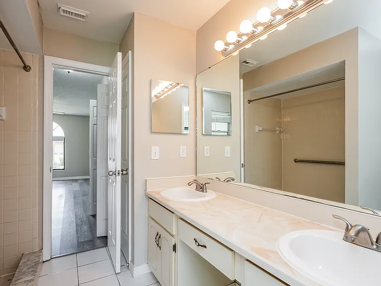 2629 Saffron Dr — Photo 11