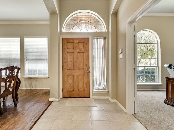 4th image of 8401 Turnberry Dr