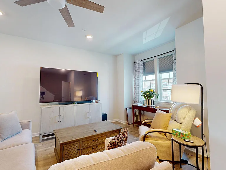 178 Bell Ct — Photo 16